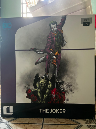 The Joker 1/3 - Dc Comics By Ivan Reis Prime - Iron Studios (Usado)