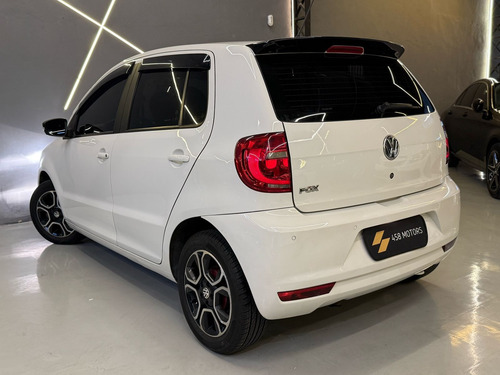 Volkswagen Fox 1.0 Seleção Tec Total Flex 5p