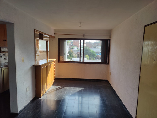 Dueño Vende, Apto. 2 Dormit., Piso 2 P/escal, Comp.cutcsa Iv