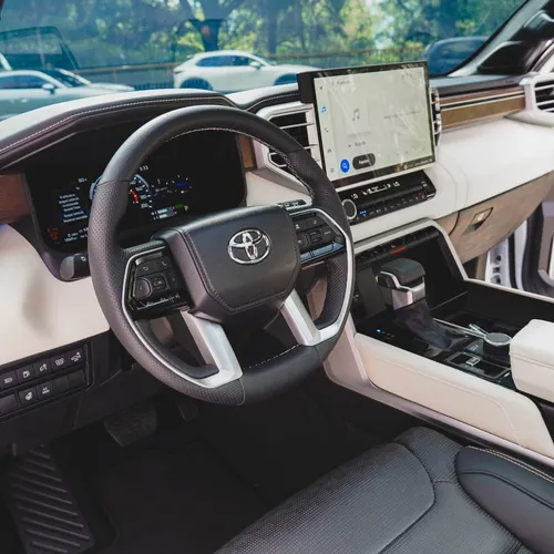 Toyota Sequoia 3.5 4WD CAPSTONE 4x4
