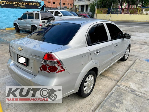 Imagen 4 de 10 de Chevrolet Aveo Lt Automatico