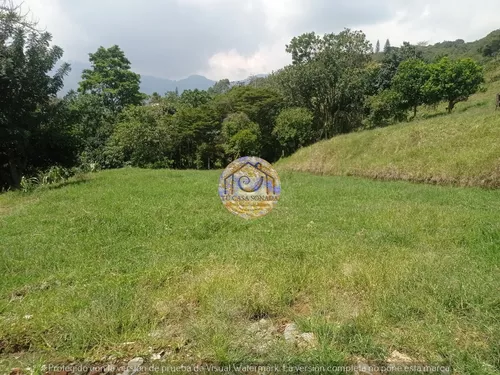 Lote Totalmente Plano A 2 Minutos De La Autopista