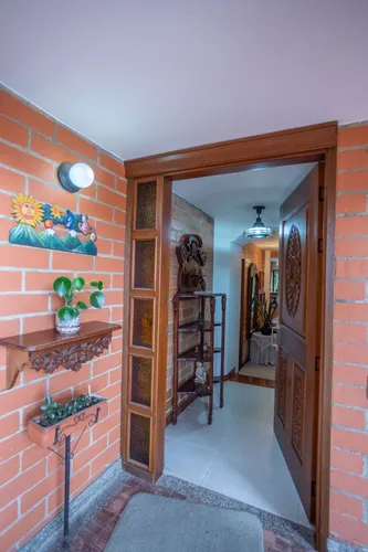 Casa En Venta En Loma De Los Balsos. Cod V16245