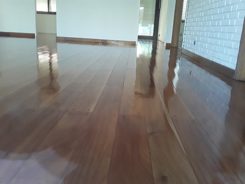 Imagen 4 de 8 de Pulido Y Plastificado Hidrolaqueado De Parquet Reparaciones