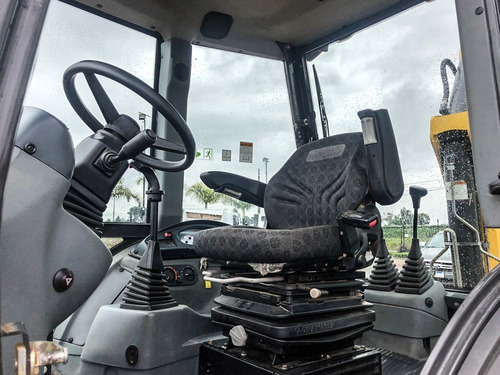 Retroescavadeira New Holland 4x4 B95b 2017=pa Carregadeira