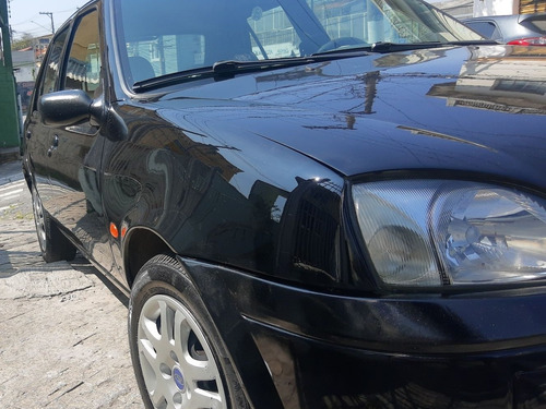 Imagem 1 de 10 de Ford Fiesta 2005 1.0 Street 5p