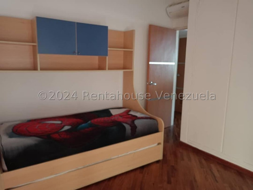 Townhouse En Alquiler, Urb. Lomas De La Trinidad