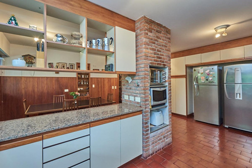 Imagen 9 de 28 de Casa A La Venta En Martínez Con Imponente Parque