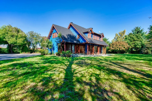 Acogedora Casa Estilo Sureño, Puerto Varas