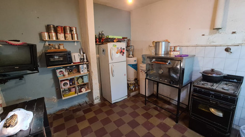 En Venta En El Palomar; Casa En Ph Al Medio De 3 Ambientes A Modernizar En Una Muy Buena Ubicacion, A 4 Cuadras De La Estacion, Dos Dormitorios; Patio Cocina Y Baño F: 8613