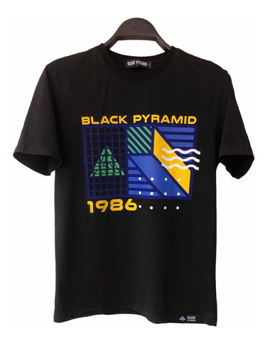 Playera Black Pyramid Talla S 1986 Streetwear Chris Brown