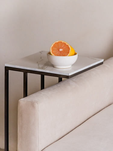 Imagen 3 de 10 de Mesa De Arrim Simil Marmol Con Est. Hierro Minimalista