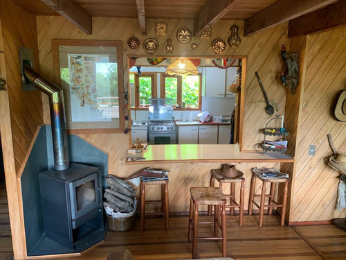 Casa En Venta De 8 Dorm. En Panguipulli