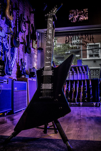 Guitarra Explorer Aguilera Mx-250 Man To Wolf