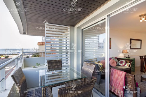 Punta Del Este, Península, Departamento De 2 Dormitorios Con Piscina, Terraza Y Cochera.