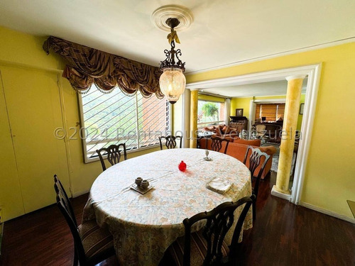 Venta De Amplio Apartamento En Los Dos Caminos Mls #25-4853