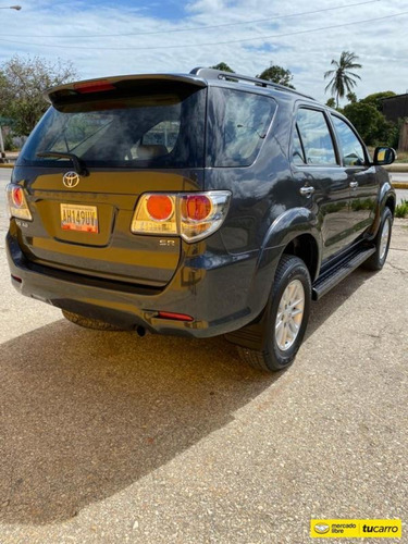 Toyota Fortuner Automática