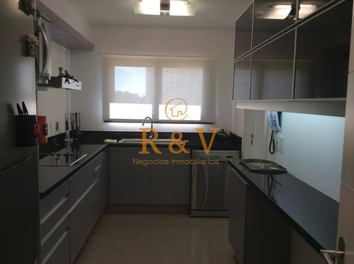 Imagen 12 de 30 de Venta Y Alquiler De Moderno Departamento De Tres Dormitorios Más Dependencia A Pasos De Playa Brava