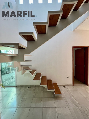 Casa En Venta Ideal Para Negocio / Oficinas En Esmeralda Norte Colima
