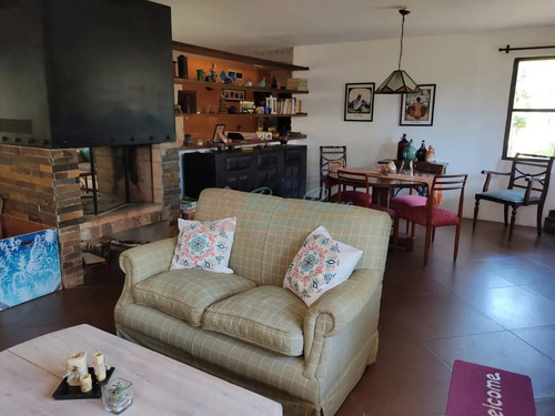 Imagen 4 de 10 de Casa En Parque Burnett Para La Venta.