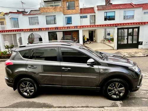 Toyota RAV4 2.0 Street