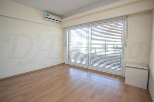 Imagen 26 de 30 de Casa En 3 Niveles De 4 Dormitorios, Jardín, Patio, Pileta, Quincho Y Parrilla - Caballito