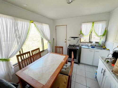 Casa En Venta De 3 Dorm. En Los Andes