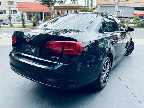 Imagem 4 de 10 de Volkswagen Jetta