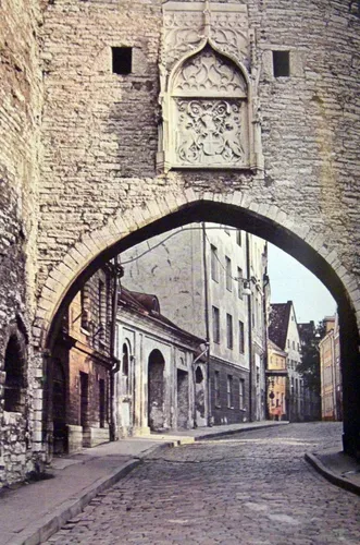 Dimitri Bruns Tallinn Ensembles Architecturaux Et Monuments (Usado)