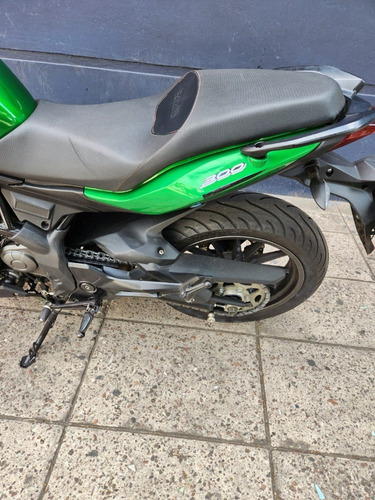 Imagen 14 de 16 de Benelli Tnt 300 /2017/ 29.000 Km.