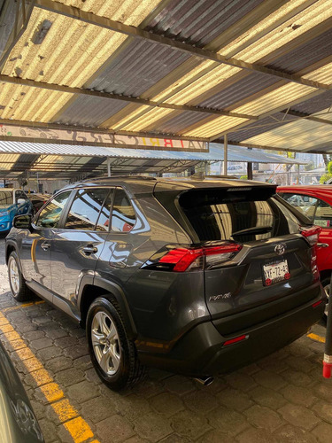 Imagen 5 de 11 de Toyota Rav4 2019 2.5 Xle 4wd At 204 Hp