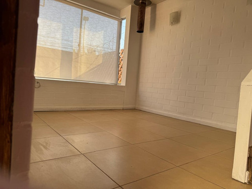 Arriendo Casa 3 Dormitorios Excelente Ubicación En Sta Cruz