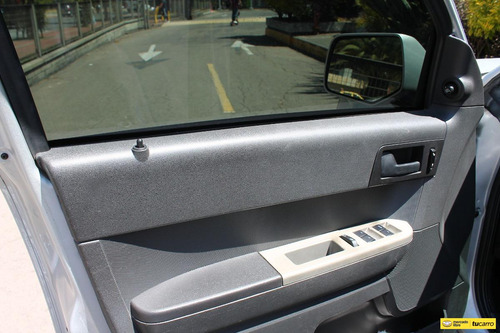 Ford Escape 3.0 XLT At 4X4