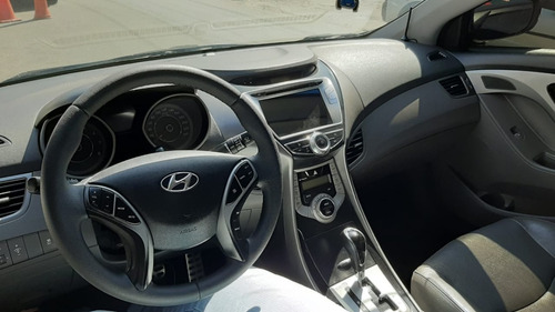 Hyundai Elantra 2012
