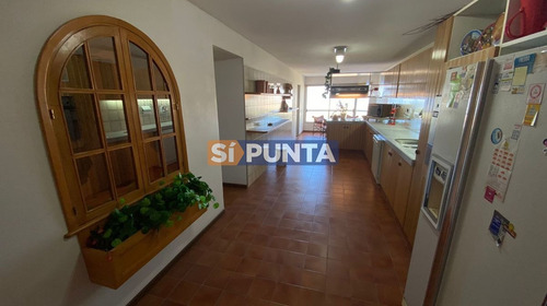 Imagen 10 de 30 de Apartamento En Playa Brava A La Venta