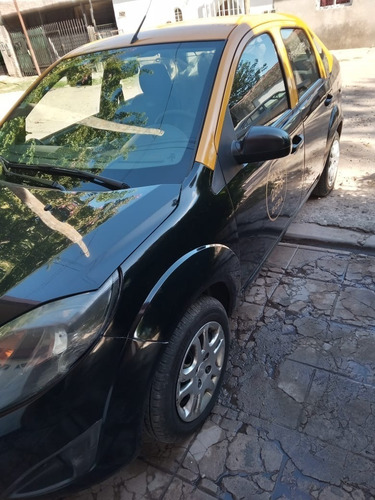 Ford Fiesta Max One Ambiente 1.6 Con Gas Taxi