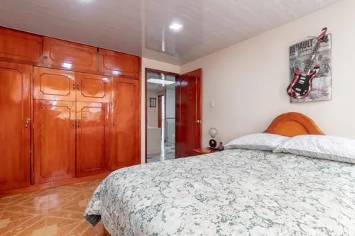 Casa En Venta En Quinta Paredes. Cod V8413