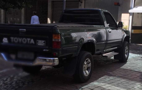 Toyota Hilux 2002 2.7 Srv Cab. Simples 4x2 2p