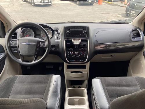 Imagen 8 de 9 de Chrysler Town & Country 3.6 Li At