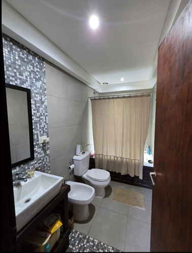 Espectacular Venta Casa De Tres Dormitorios En Parque Leloir