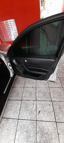 Imagem 2 de 9 de Mercedes-benz Classe C 2005 1.8 Classic Kompressor 4p