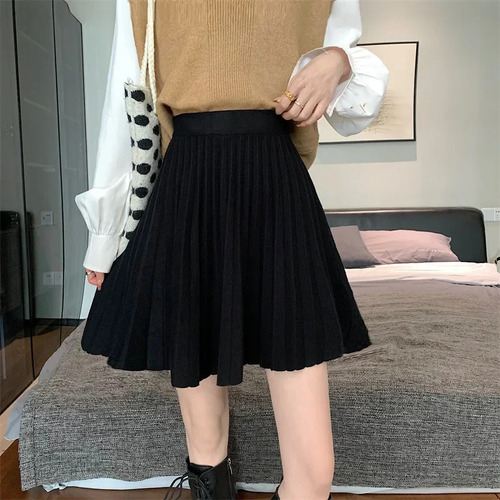 Falda Corta Plisada Con Cintura Elástica