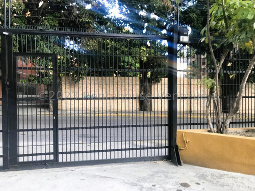 Ana Torres. Local Comercial En Venta 2331825 En Santa Eduvigis
