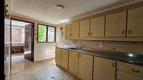 Casa En Venta En Estadio. Cod V12501