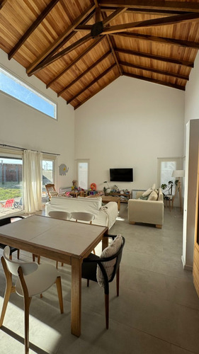 Casa En Venta 3 Dorm Rauli N°4103 Y Michai Precio U$d230.000