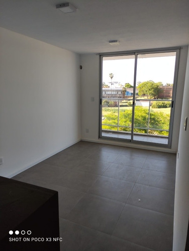 Imagen 7 de 8 de Apartamento En Alquiler
