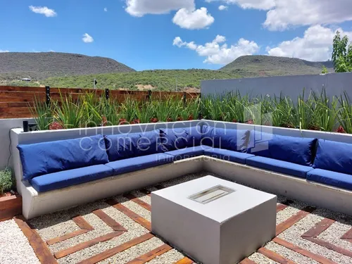 Casa En Renta En Altozano, Con 4 Recámaras, 4 Baños Y Fire Pit