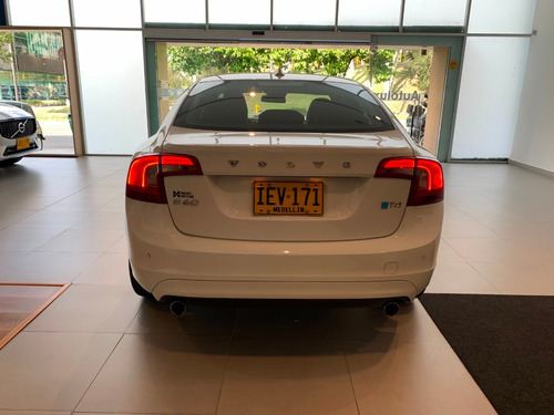 Volvo S 60 Kinetic 1600turbo Aut 4x2 180 Hp