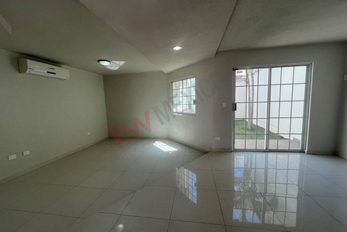 Casa En Renta En Privada Segura De 3 Recamaras Cerca De Plaza Ceiba.