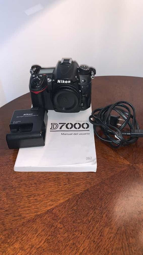 Máquina Fotográfica Nikon D7000 Com 4 Lentes E Acessórios.